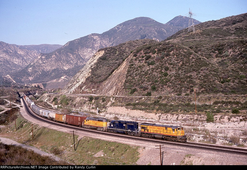 UP 2517 on Cajon Pass